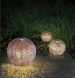 LED Solarleuchte Kugel Aus Metall Mit Dekorstanzungen Silbergrau Antik - Goldfarbend 270mm Von Globo -Leuchten Verkauf 33627 am