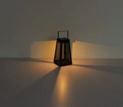 LED Solar Laterne Trapezförmig Metall Schwarz Mit Sensor 16,5x16,5x30cm Von Globo -Leuchten Verkauf 33758 s