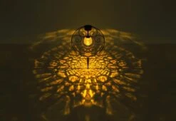 LED Solarleuchte Flache Scheibe Mit Dekorbögen Und Glaskugel Rostfarben Amber 300mm Von Globo -Leuchten Verkauf 36616r s