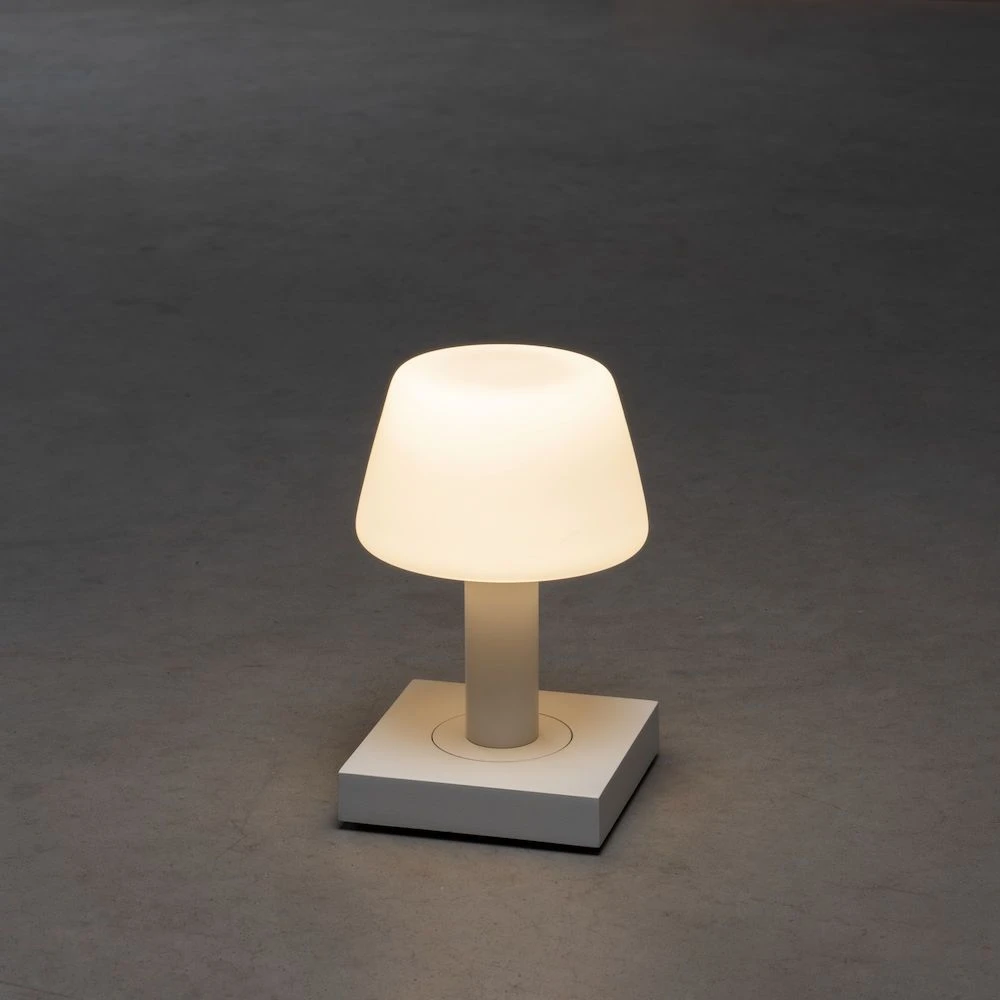 KONSTSMIDE Monaco Akku Tischleuchte IP54 Weiss Dimmbar 2700/3000K 5 KONSTSMIDE Monaco Akku Tischleuchte IP54 Weiss Dimmbar 2700/3000K – Bild 3