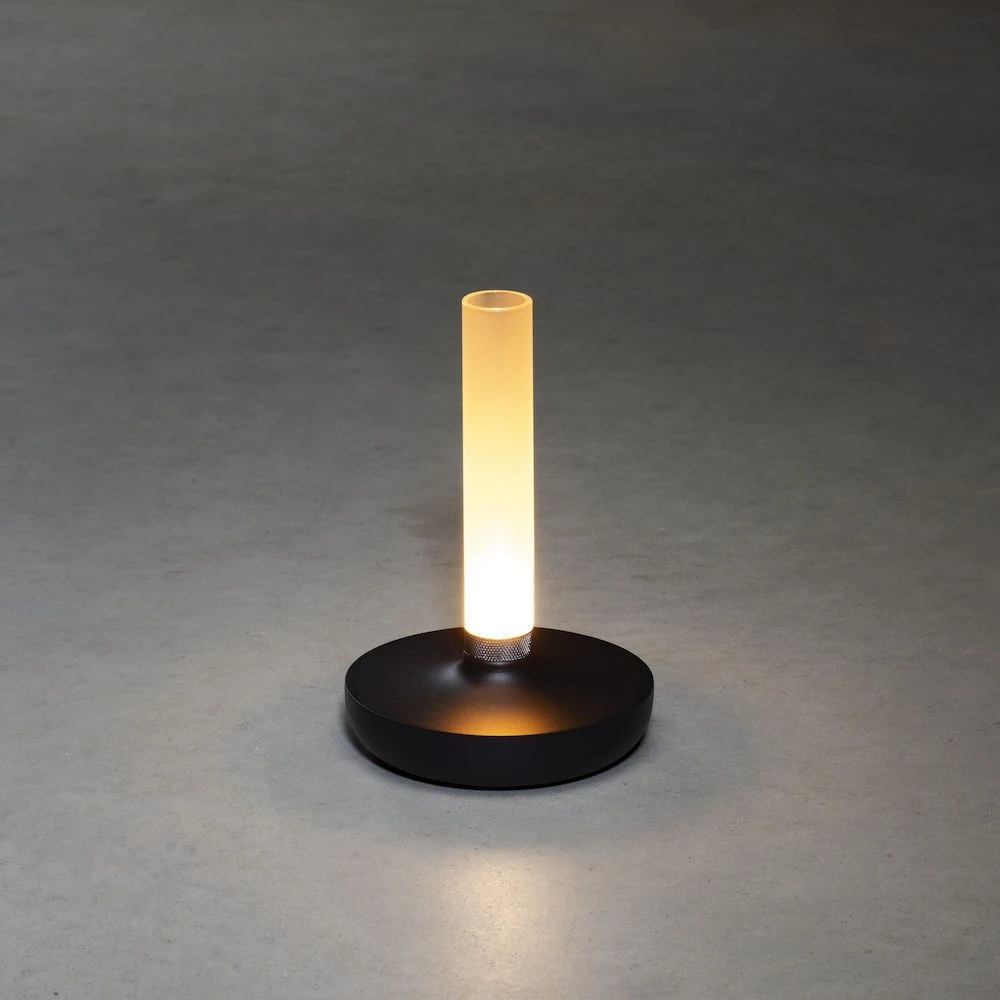 KONSTSMIDE Biarritz Akku Tischleuchte IP54 Schwarz Dimmbar 1800/3000/4000K 6 KONSTSMIDE Biarritz Akku Tischleuchte IP54 Schwarz Dimmbar 1800/3000/4000K – Bild 4