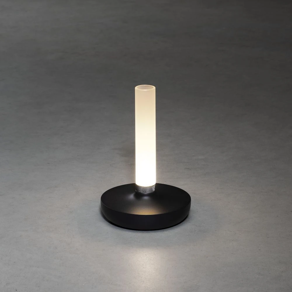 KONSTSMIDE Biarritz Akku Tischleuchte IP54 Schwarz Dimmbar 1800/3000/4000K 7 KONSTSMIDE Biarritz Akku Tischleuchte IP54 Schwarz Dimmbar 1800/3000/4000K – Bild 5