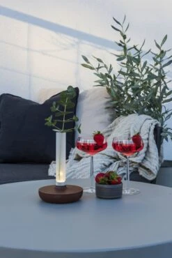 KONSTSMIDE Biarritz Akku Tischleuchte IP54 Rostfarben Dimmbar 1800/3000/4000K -Leuchten Verkauf 7827 973.s.3.0