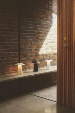 Nordlux Mobile Tischlampe Ara To Go 2 Schwarz IP54 240lm Mit Akku -Leuchten Verkauf m ara 2318245003 2