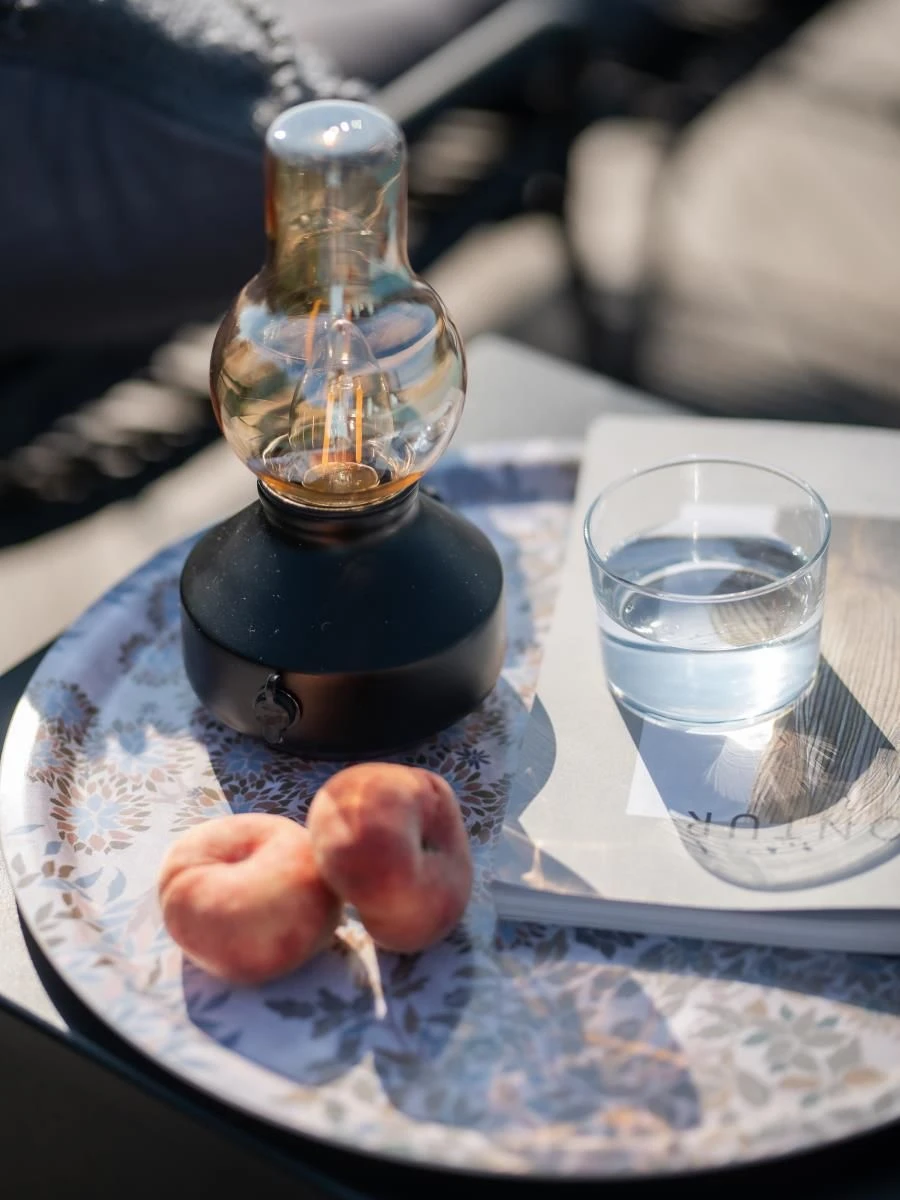 PR Home Glimt LED Akku-Tischleuchte Im Vintage Öllampe Look Schwarz IP44 21,3x12,8x12,8cm 5 PR Home Glimt LED Akku-Tischleuchte Im Vintage Öllampe Look Schwarz IP44 21,3x12,8x12,8cm – Bild 3